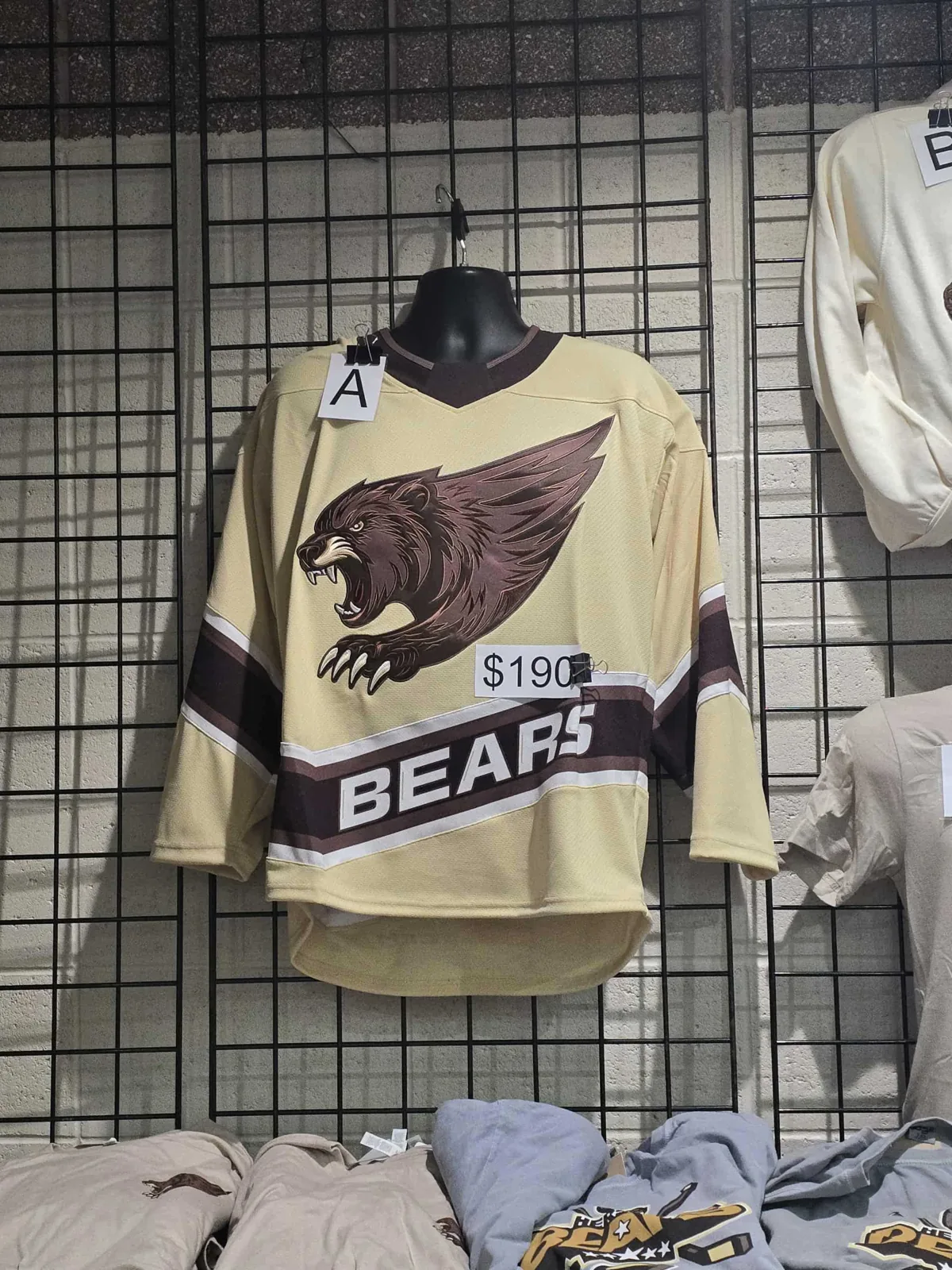 Hershey Bears Screaming Bear jersey 