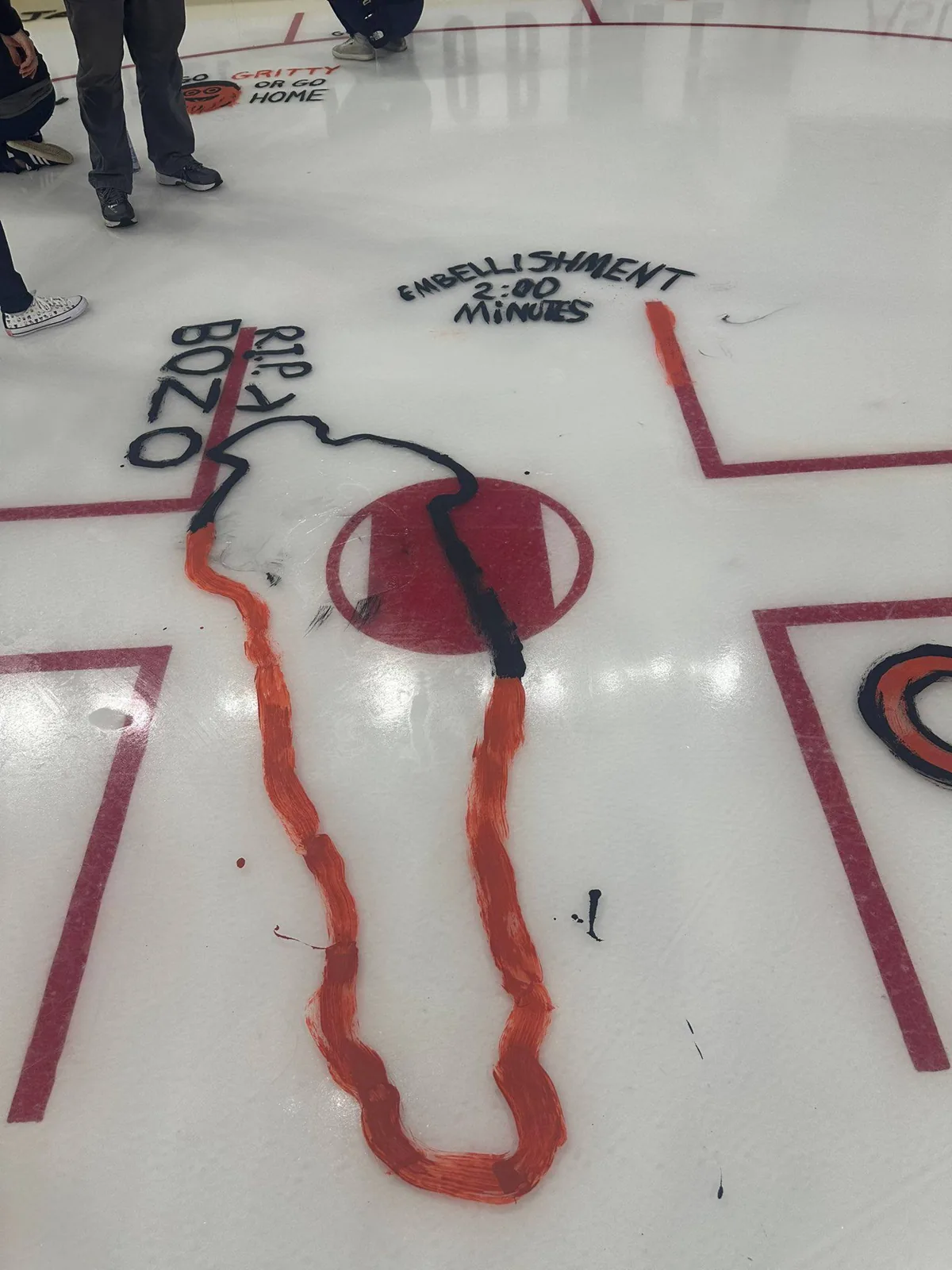 Sidney Crosby diving paint outline