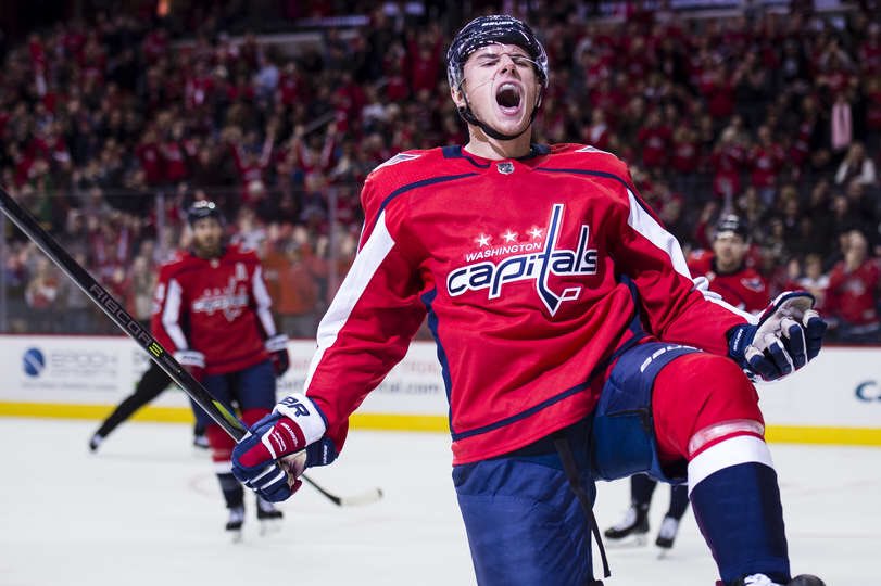 Jakub Vrana signs two-year, $6.7 million bridge contract with Capitals
