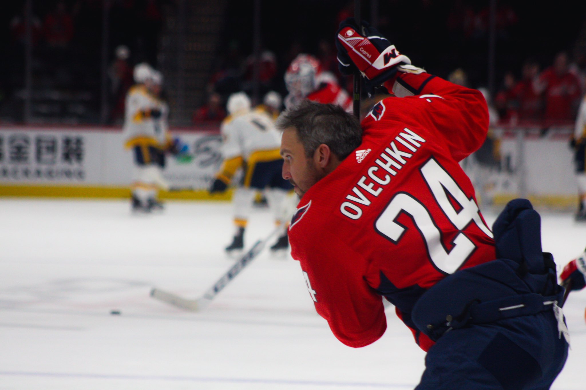 Alex Ovechkin wears No. 24, will auction jersey to benefit Bryant